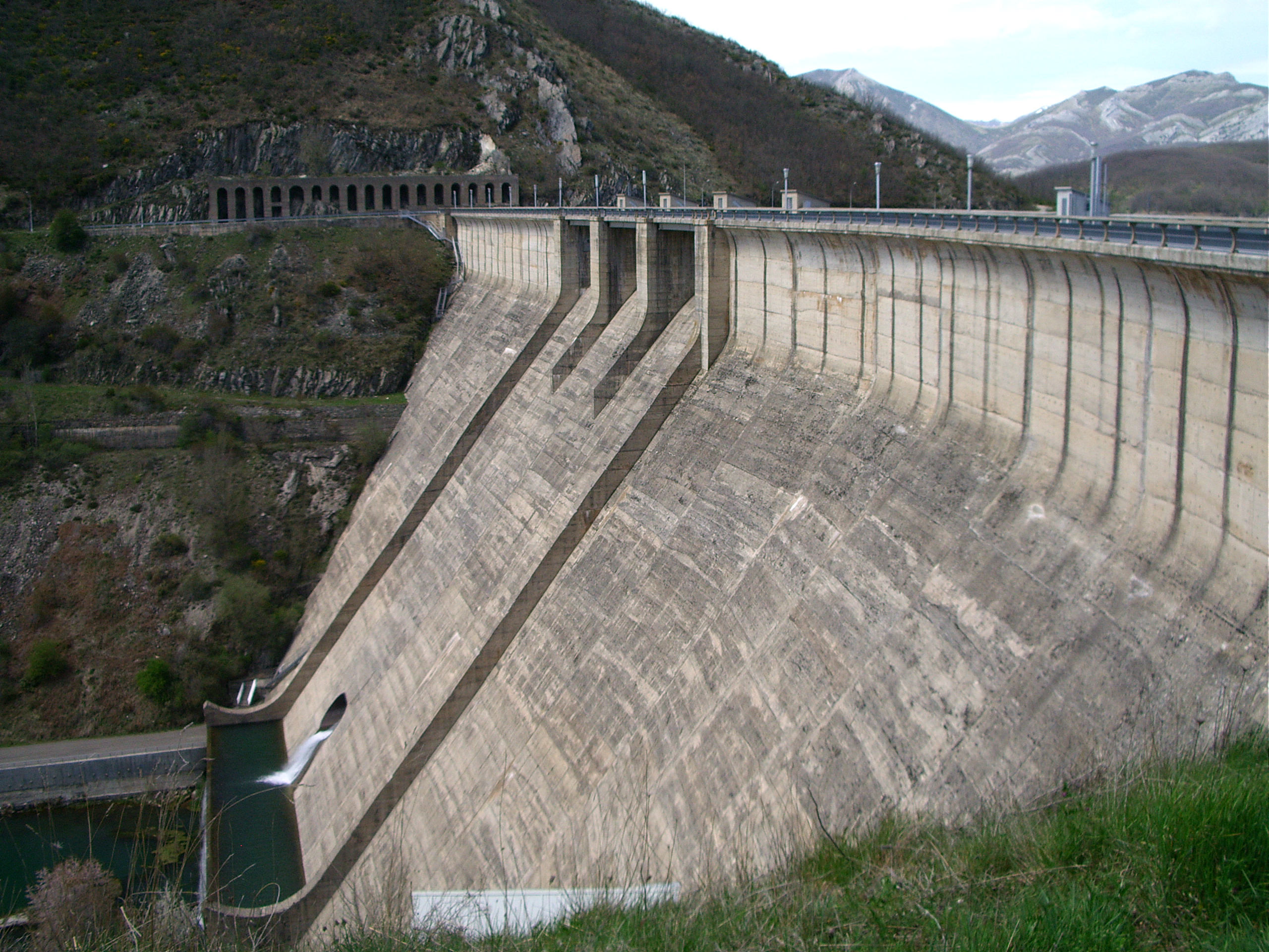 Presa de Juan Benet (Embalse del Porma)