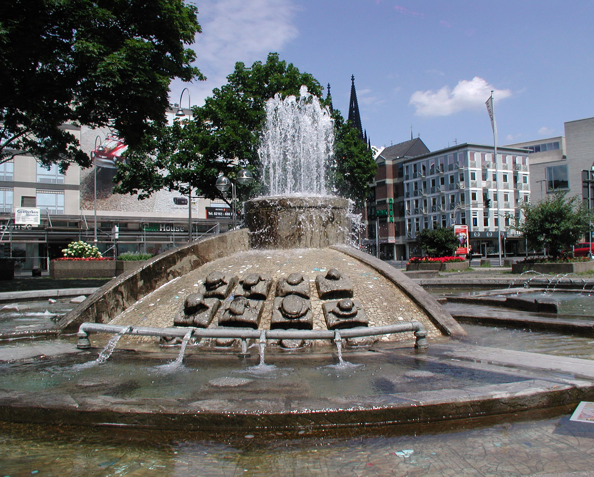 Opernbrunnen