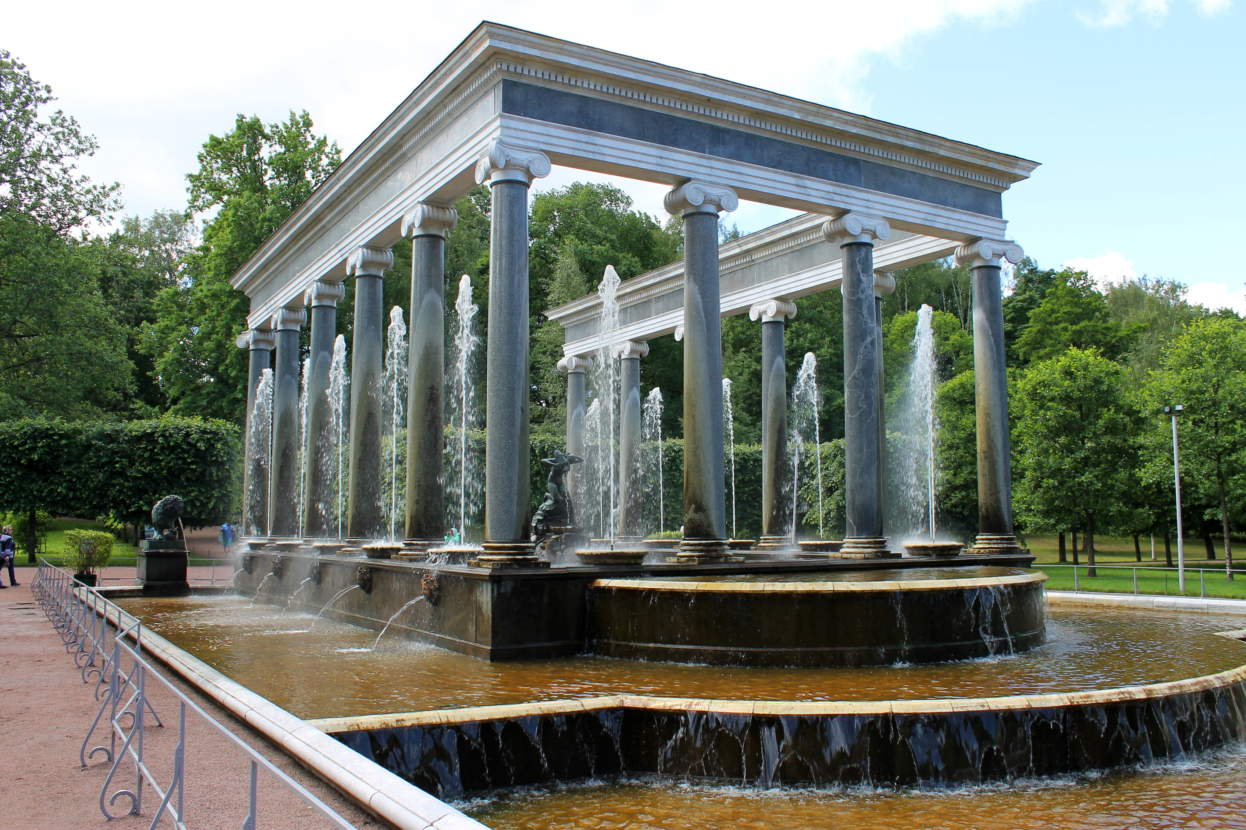 Львиный каскад