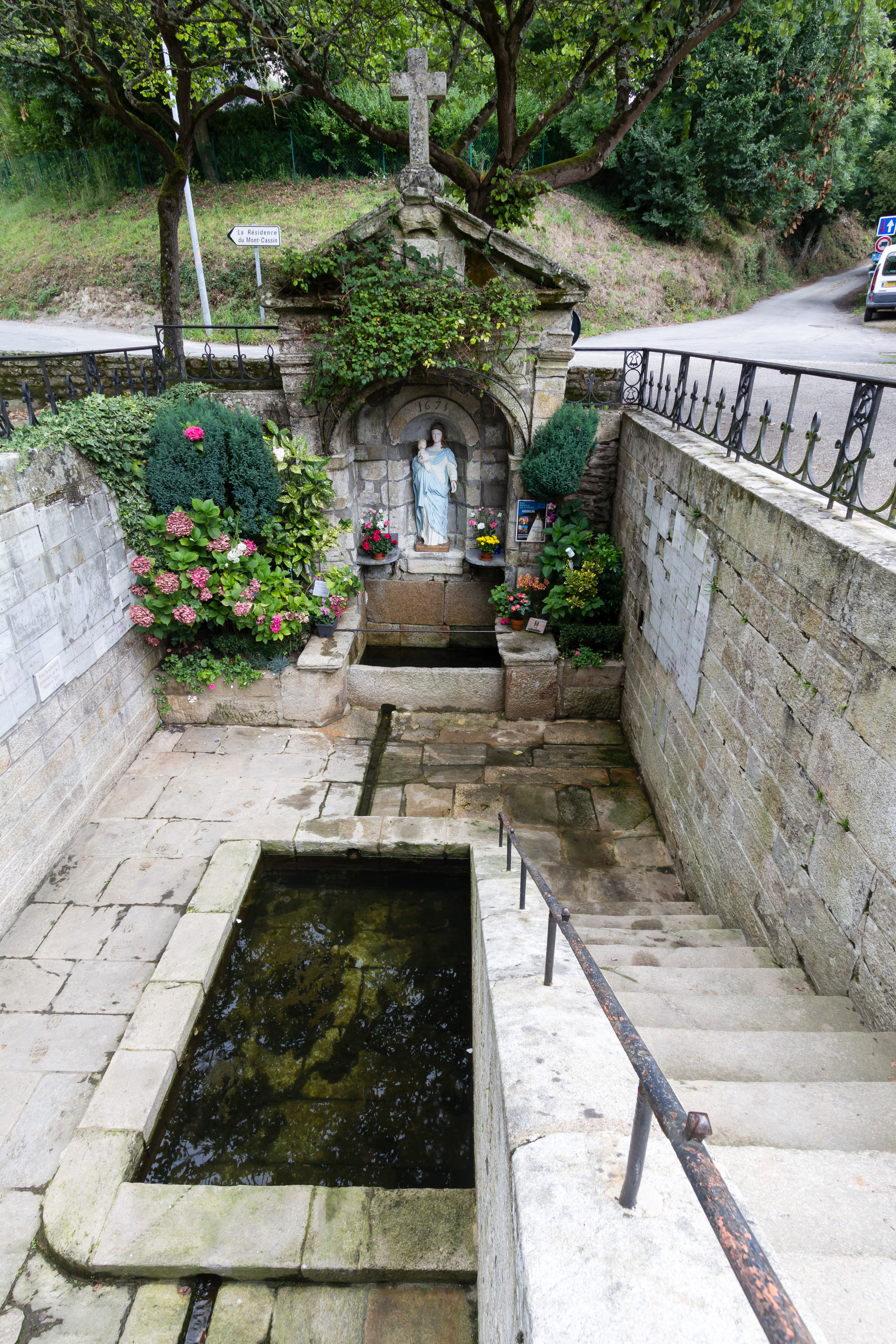 Fontaine de la Vierge