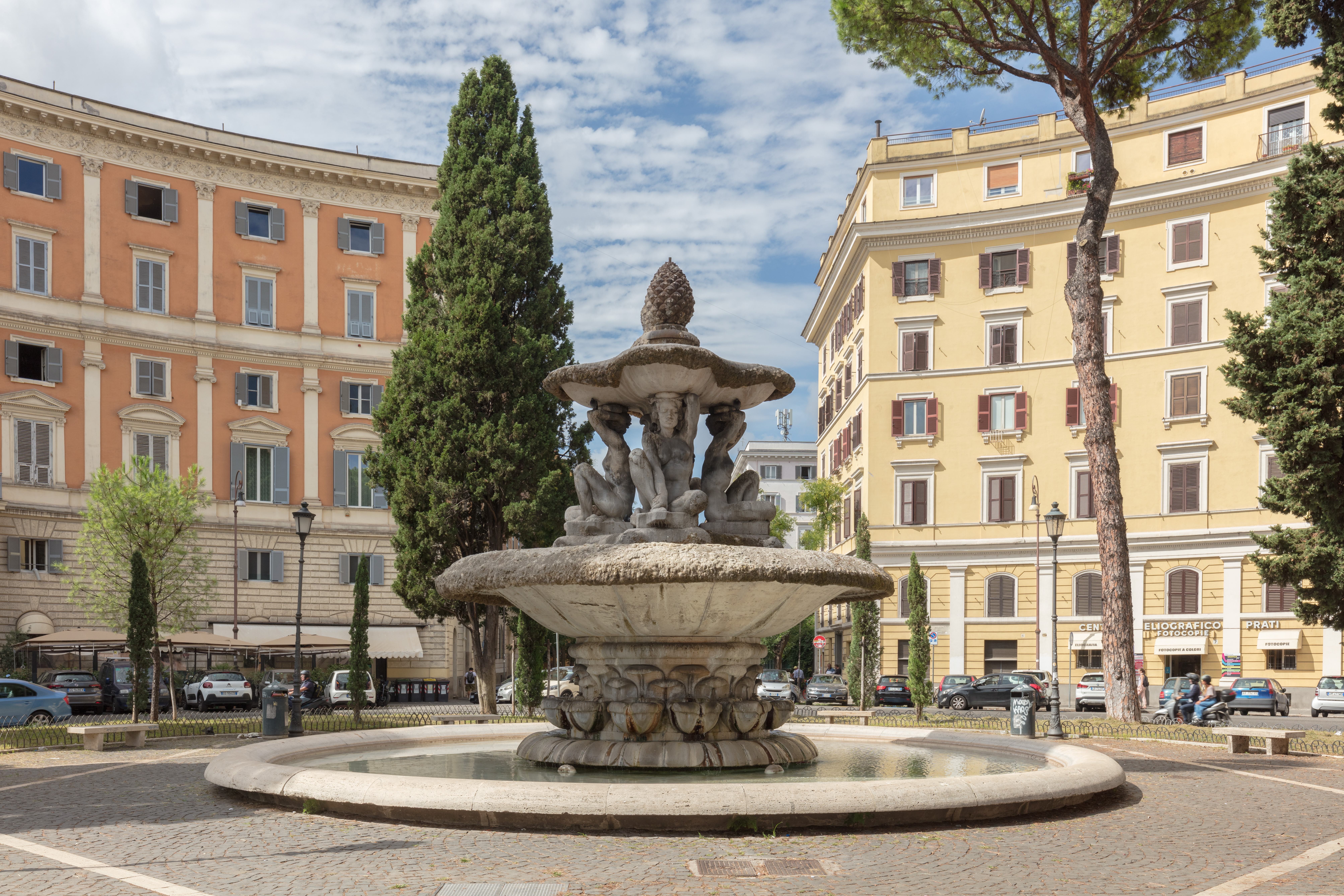 Fontana delle Cariatidi