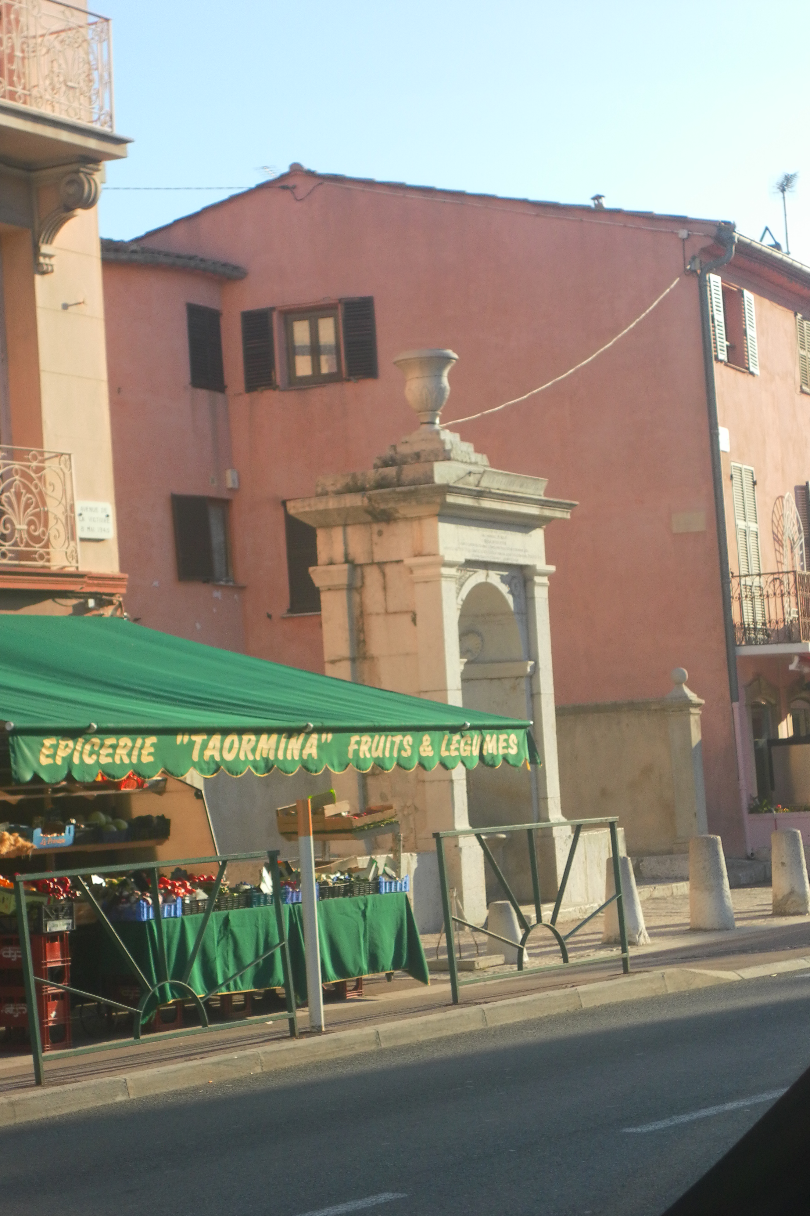 Fontaine Carolo Felicerege