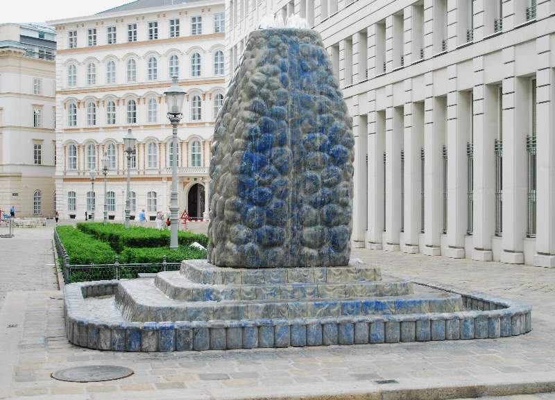 Wasserwellen-Lebens-Brunnen