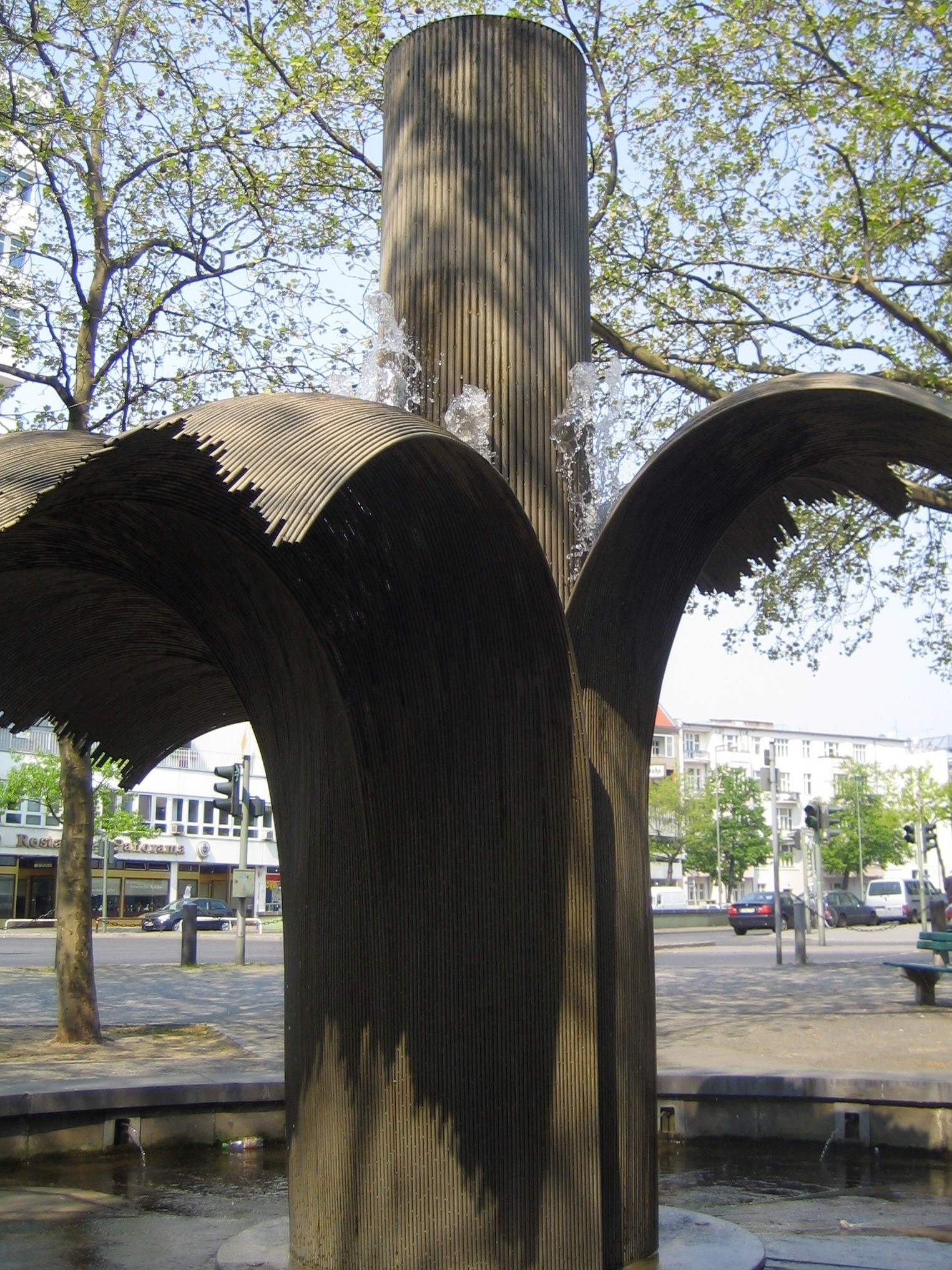 Säule in der Brandung