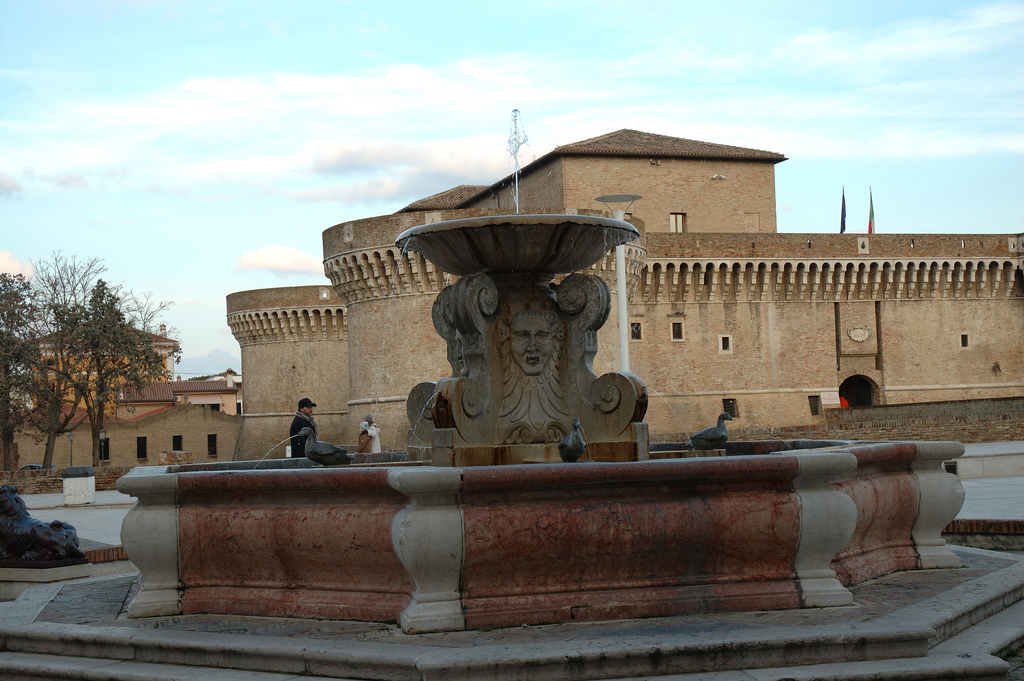 Fontana dei Leoni