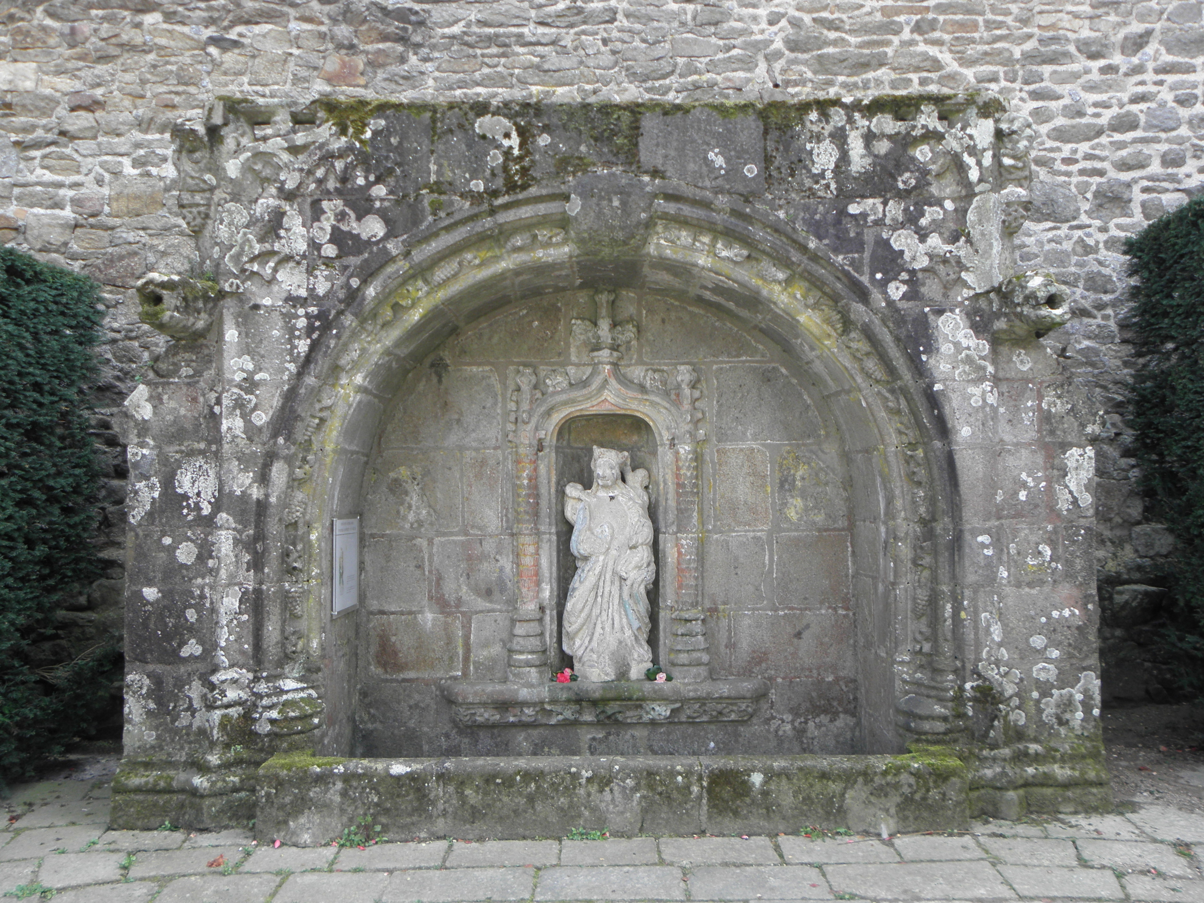 Fontaine de Notre-Dame de la Porte