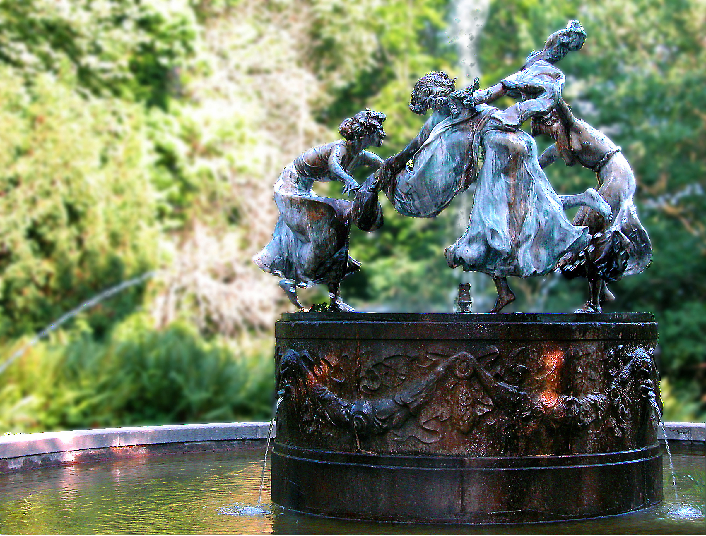Three Dancing Maidens – Untermyer Fountain