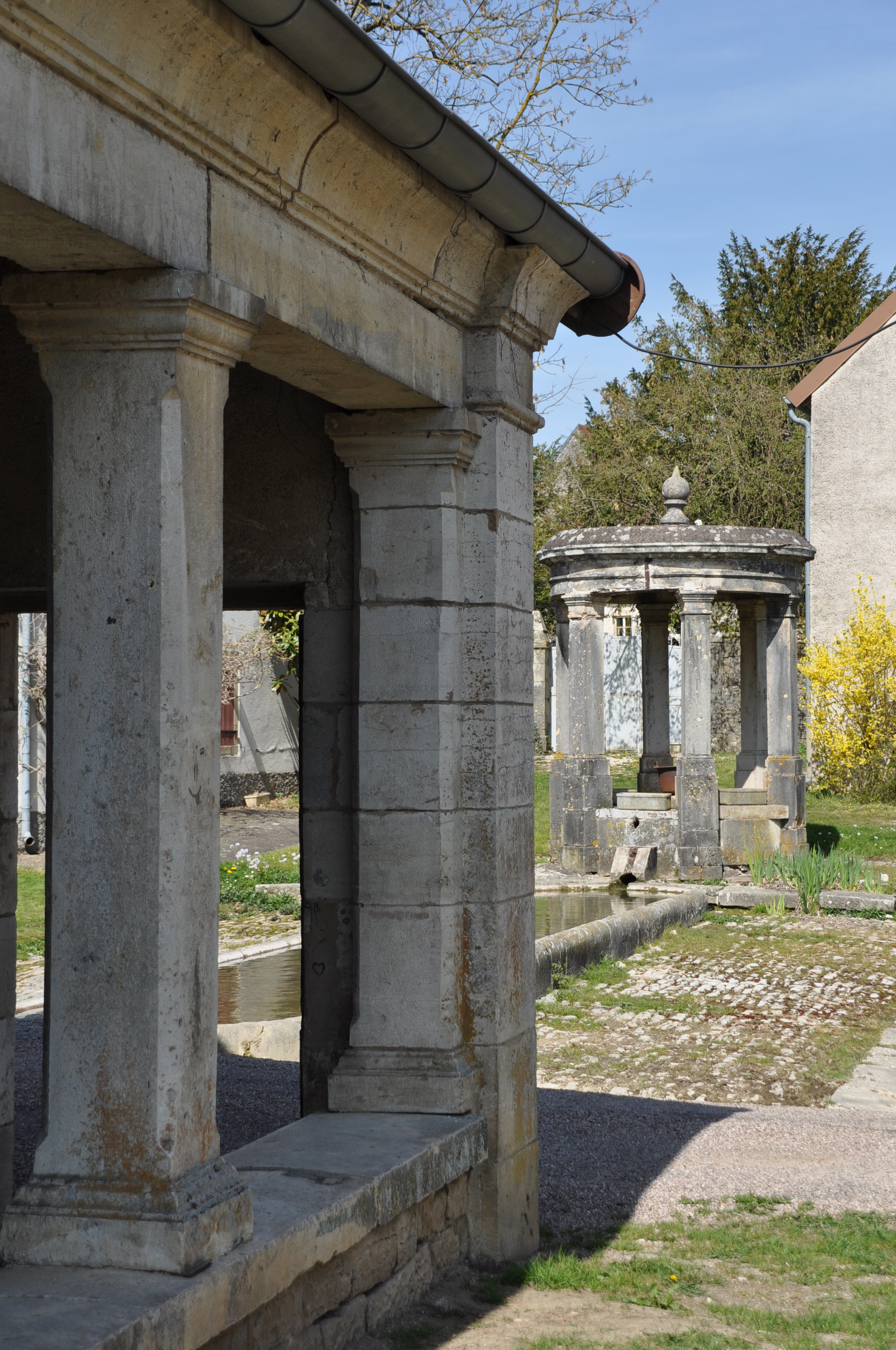 Fontaine-lavoir