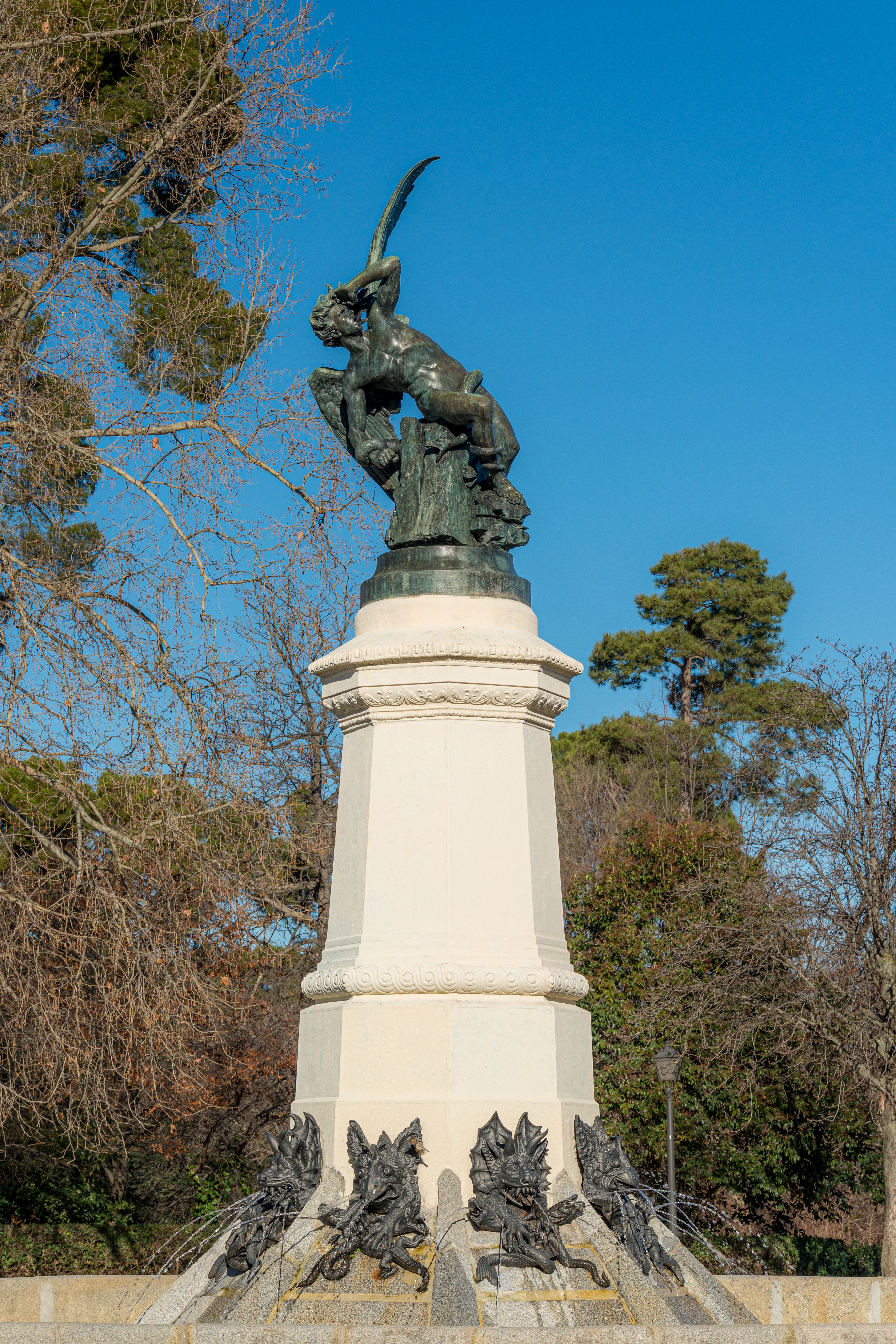 Fuente del Ángel Caído