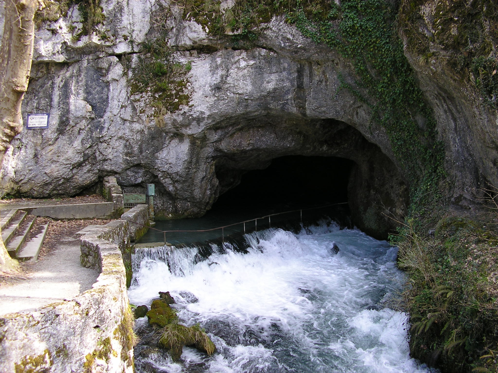 Fontaine intermittente de Fontestorbes