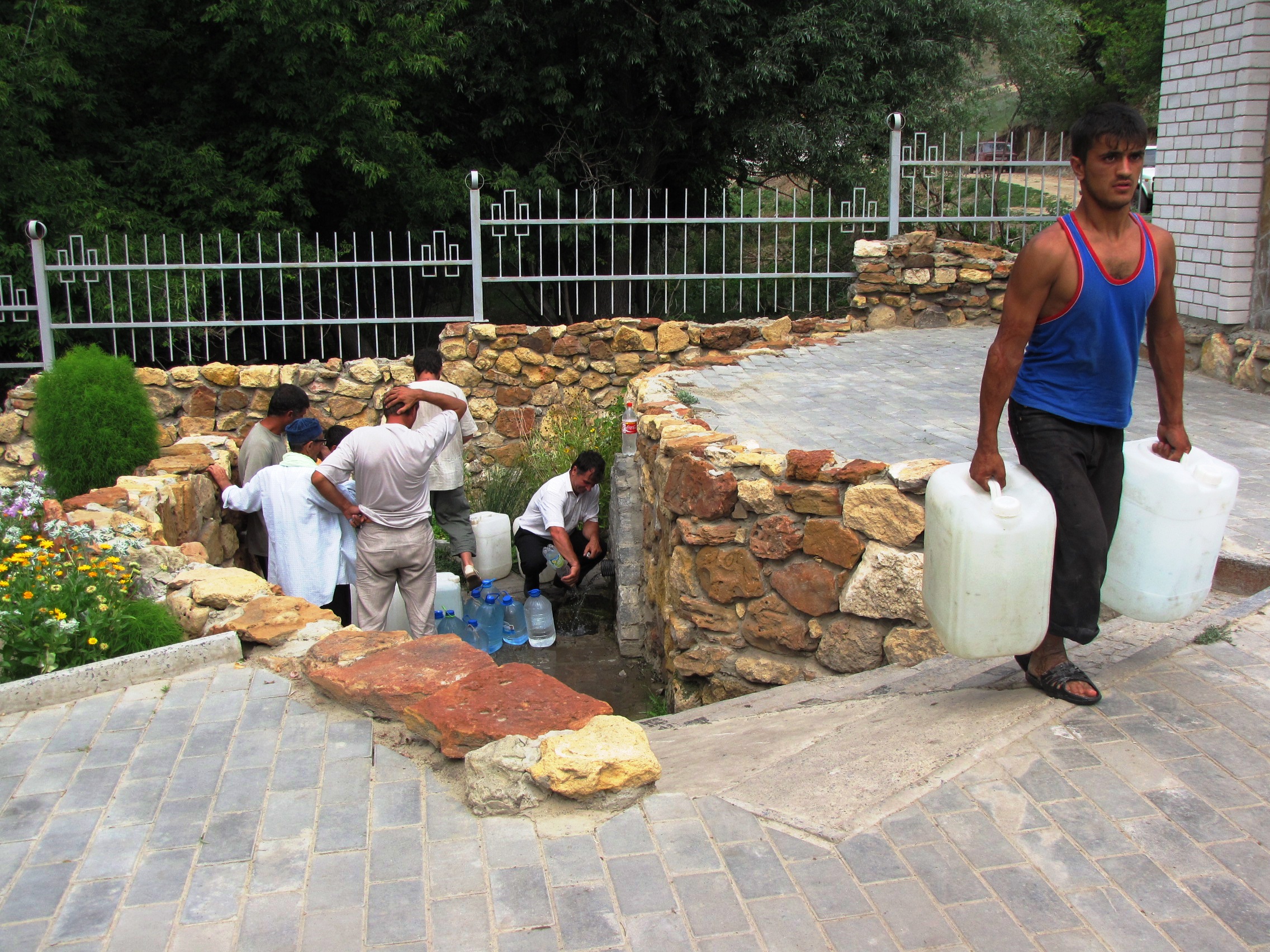 Текучий источник