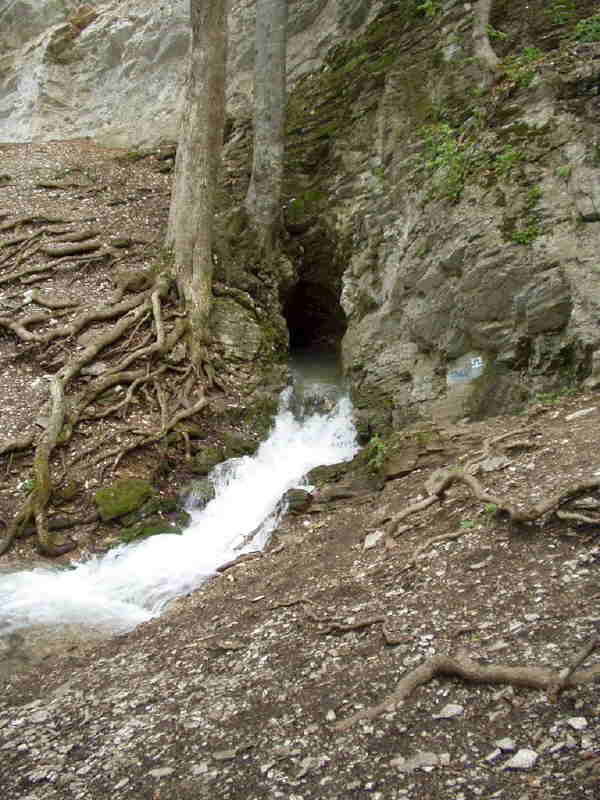 Imó-kő időszakos karsztforrás