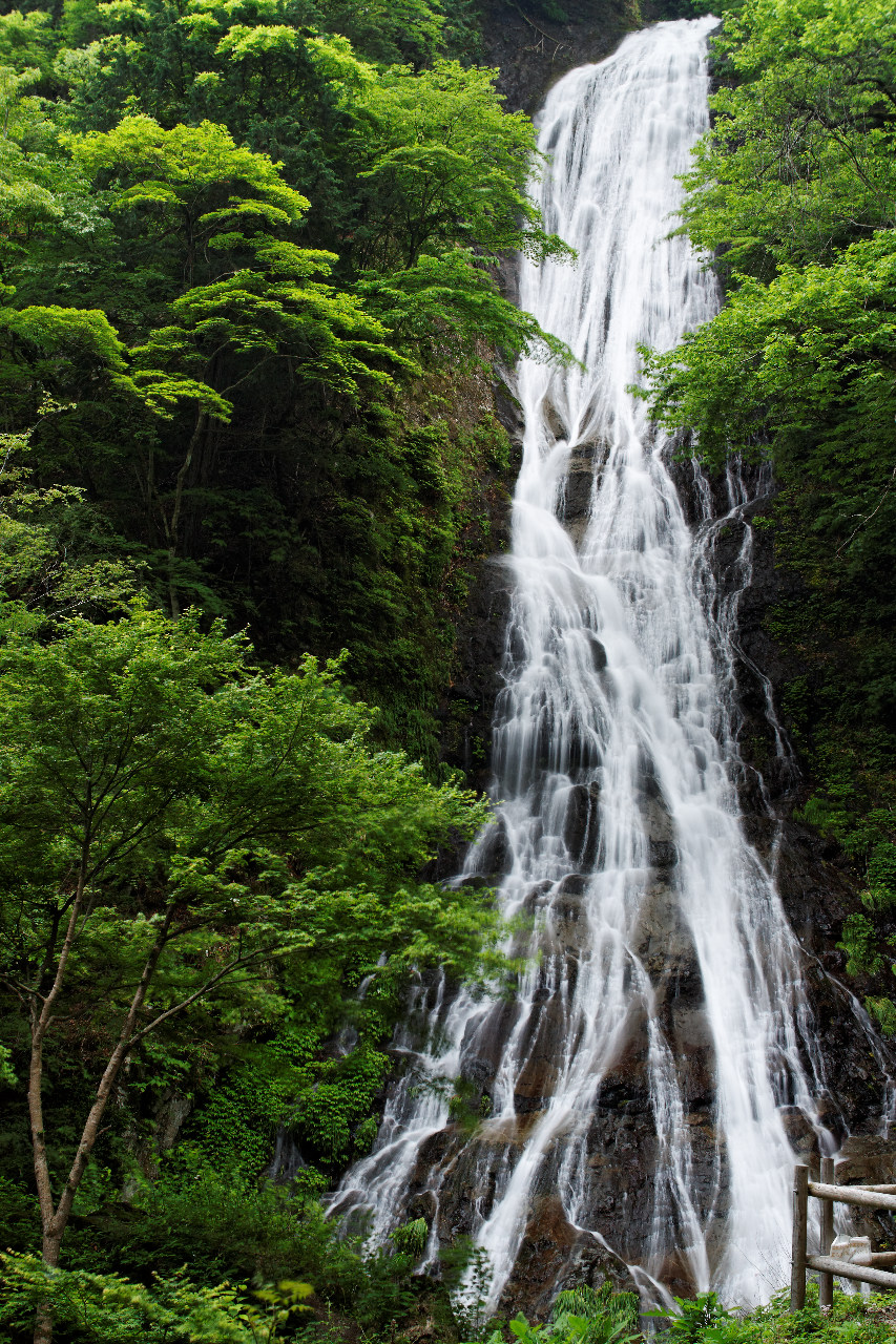 丸神の滝