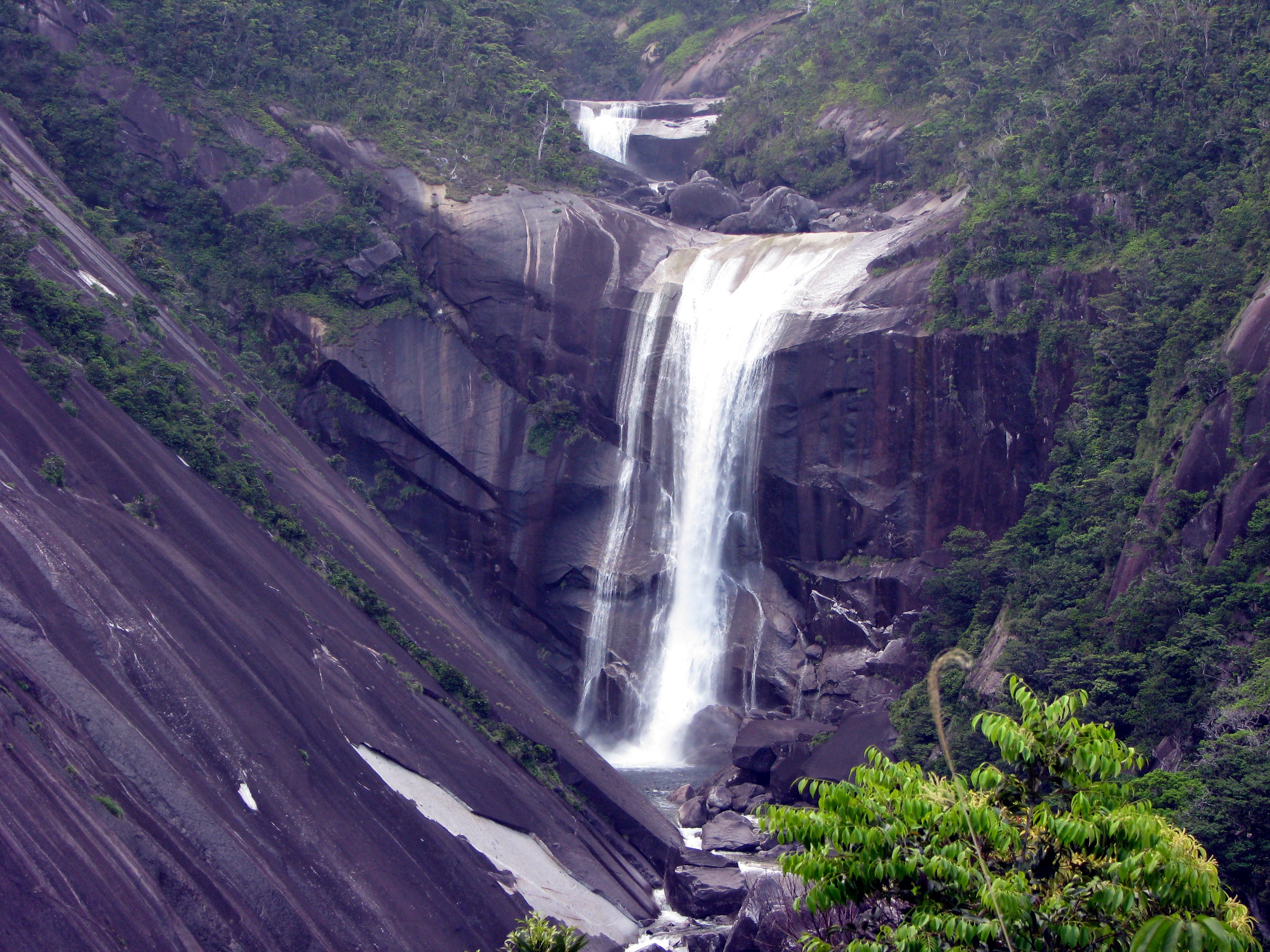 Senpiro-no-taki Waterfall