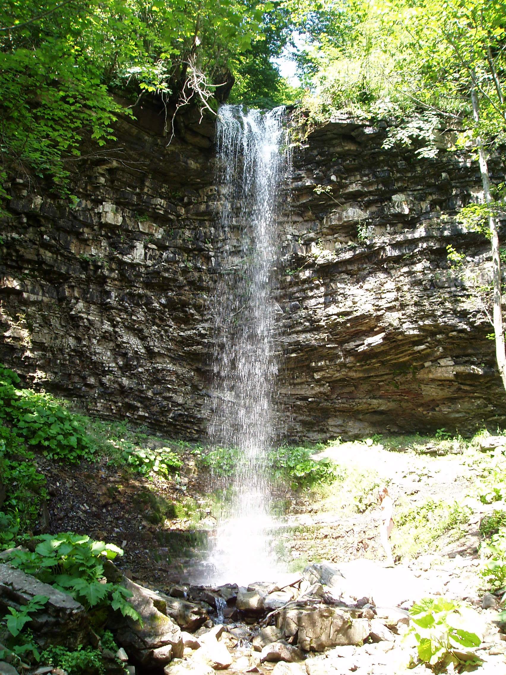 Крапельковий водоспад
