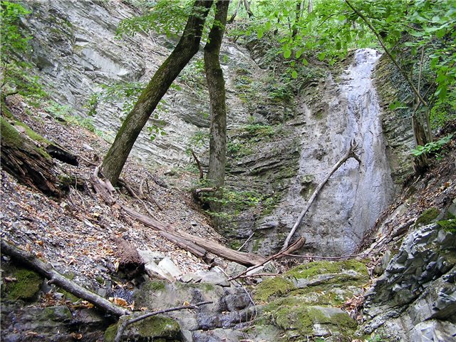 Большой Адегойский водопад