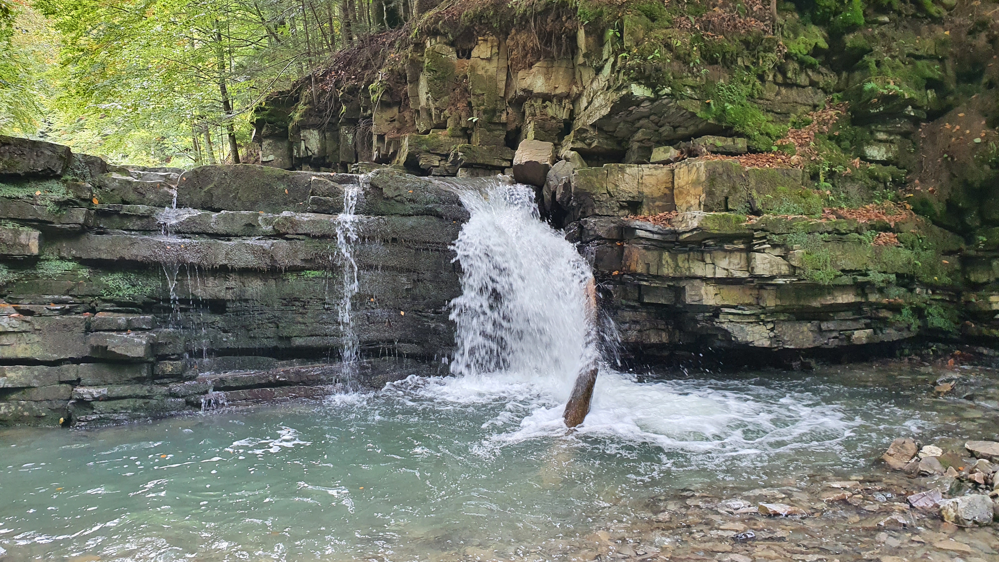 Водоспад Біля Пасіки