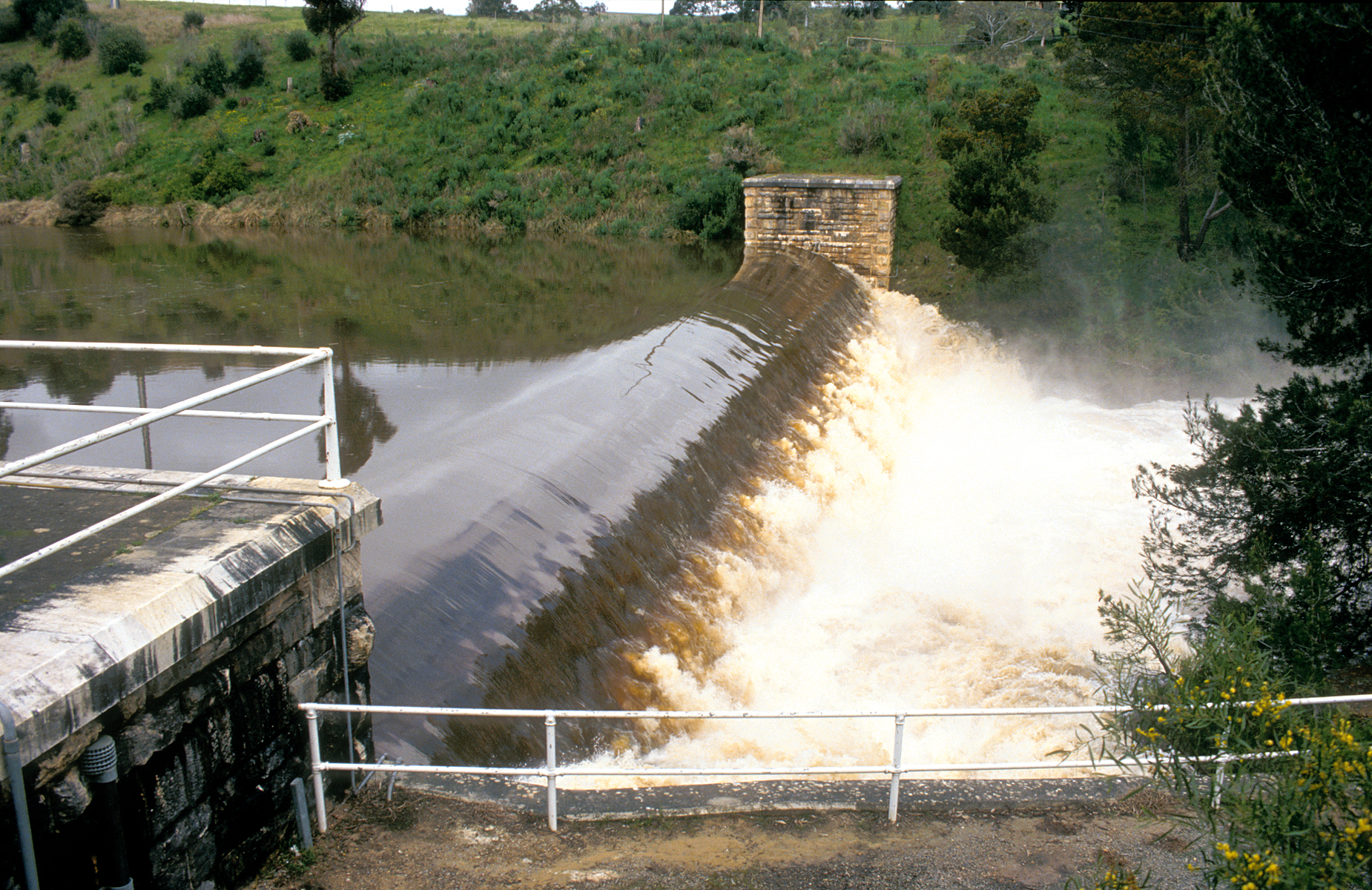 Clarendon Weir